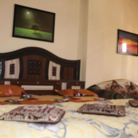 Mother Hostel Varanasi Exterior foto